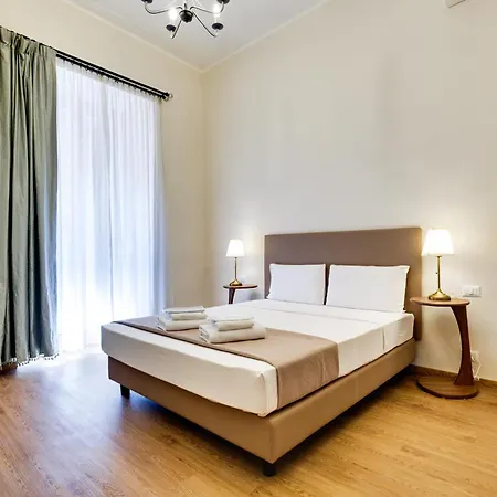 Domus Palermo בית הארחה 4*